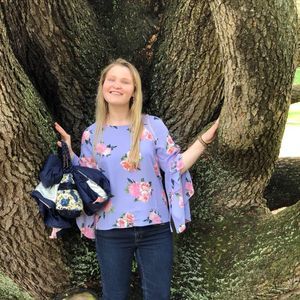 Meet your Posher, Claire